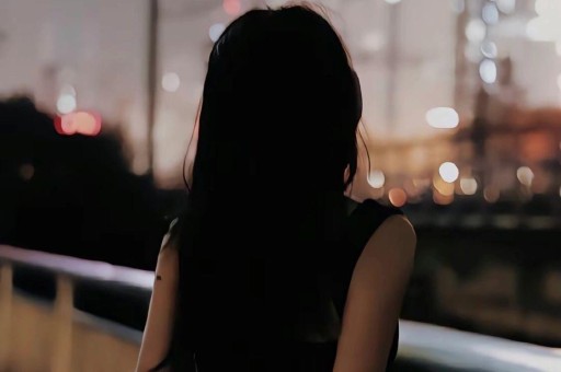 猫咪不刷微博，不看热搜，吃起瓜来却比你还认真！